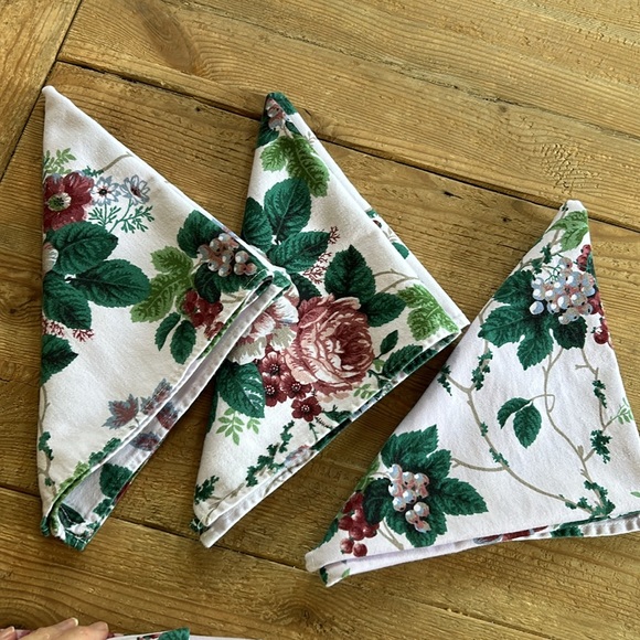 Set of 8 Lavender Napkins w Floral & Berries Print - Picture 5 of 13